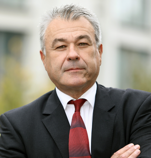 Бисер Манолов